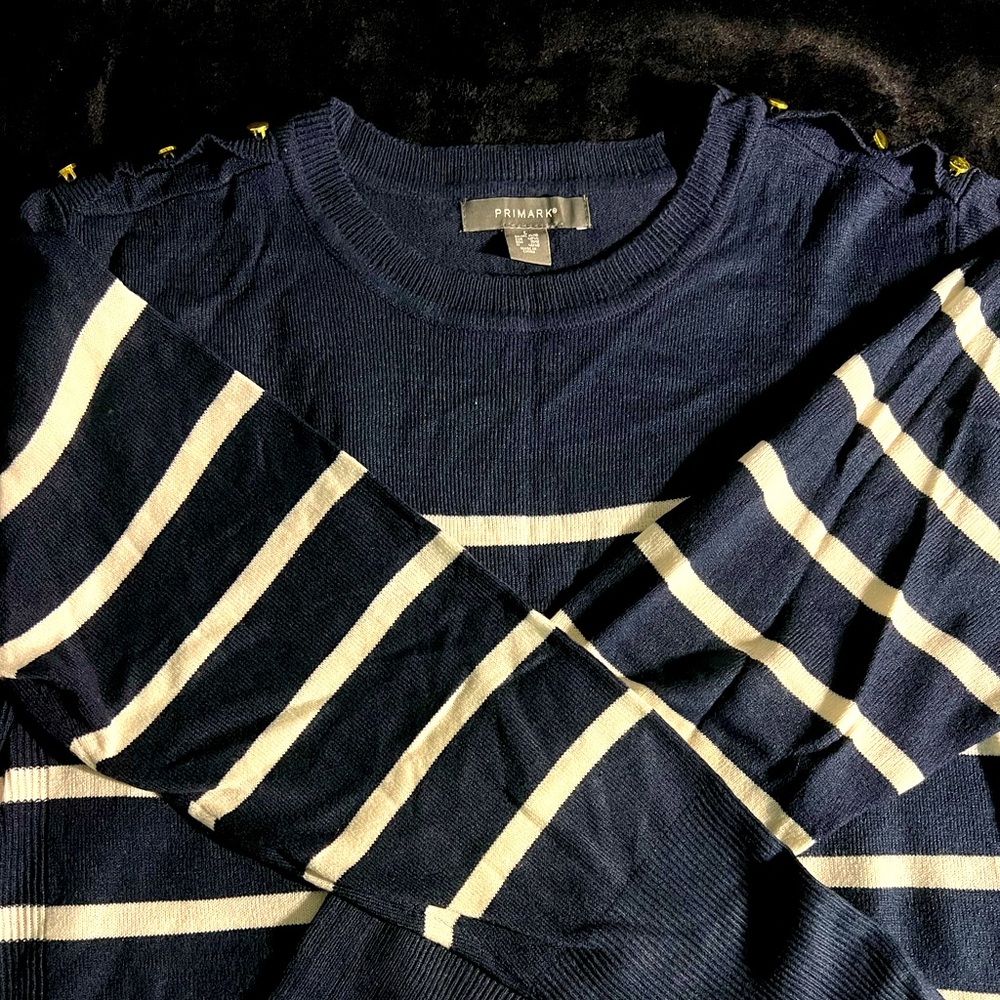 Navy/white sweater